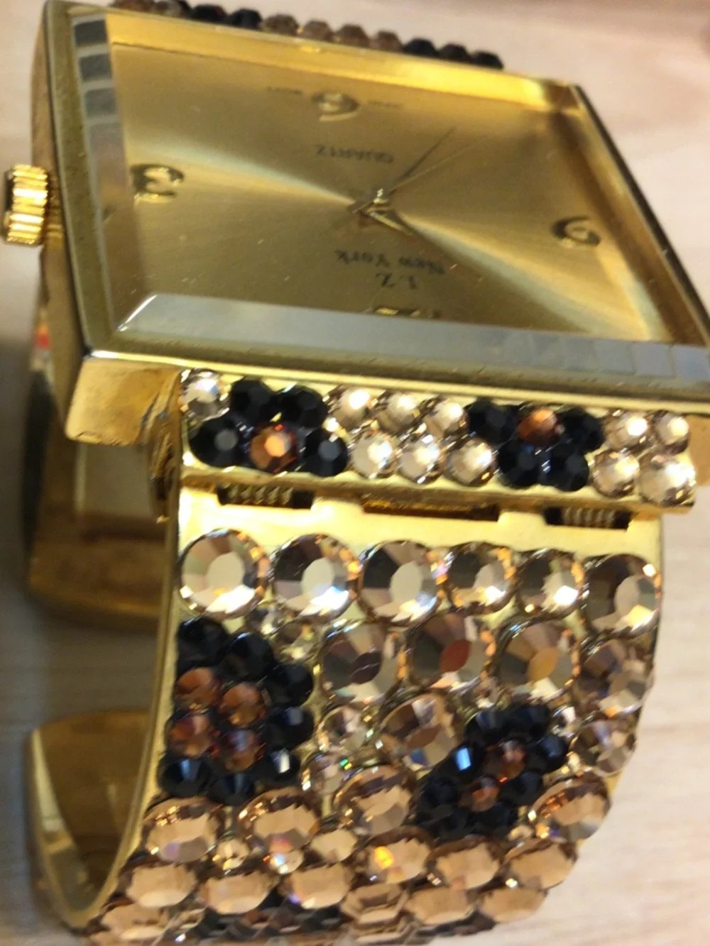 Fashion LZ New York Crystal-embellished Quartz Cuff Watch Y2K Glamour Statement